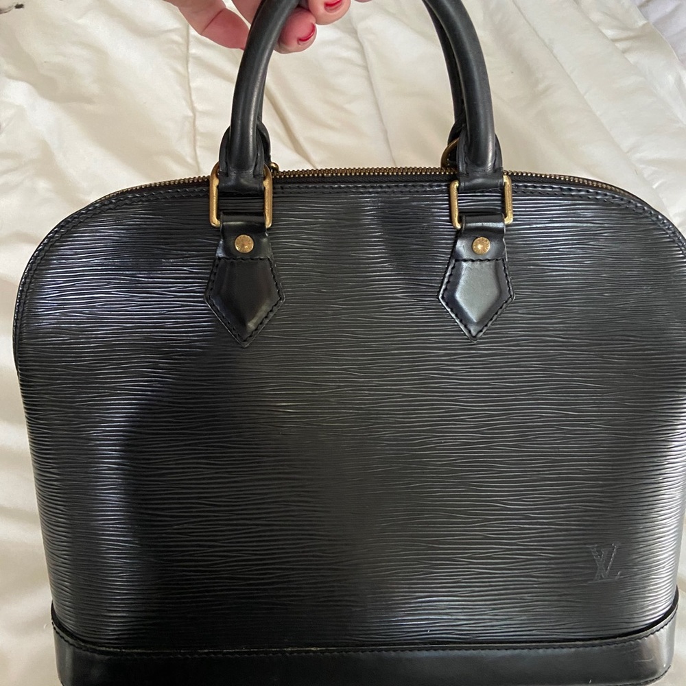Authentic Louis Vuitton Alma Epi Black PM Purse